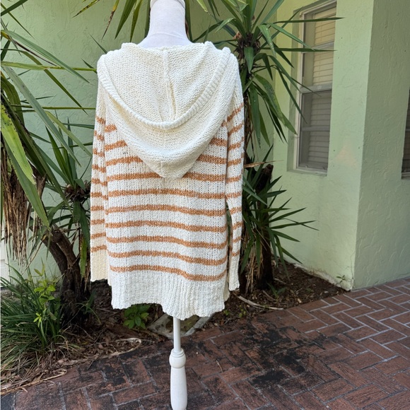 White and Warren V Neck Rust Cream Sweater - Picture 4 of 8